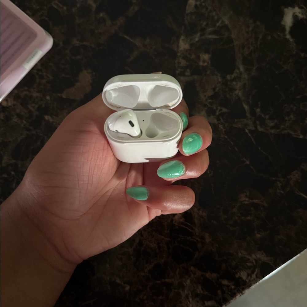 Apple AirPods